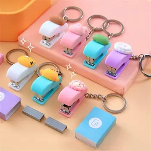 Stáplóir Gleoite Ainmhithe Mini Meaisíní Ceangailteacha Leabhar Iniompartha Cruthaitheacha Keychains Soláthairtí Scoile Bronntanais Stáiseanóireachta Gabhálais