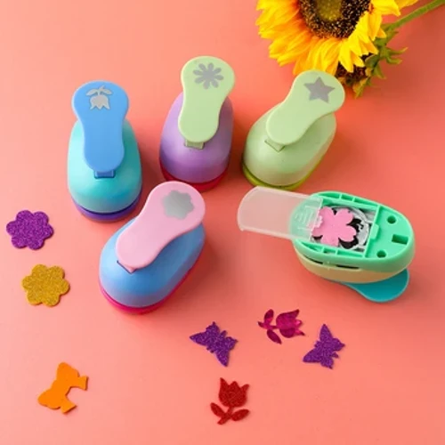 15 mm mini scrapbog udstansninger Håndlavede klippekort Craft Calico Udskrivning Børn DIY Blomster Papir Craft Punch Hole Puncher Form
