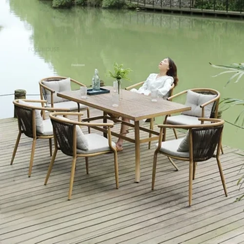 Tavolo e sedia da esterno nordico Set di mobili da giardino Set da tre pezzi da cortile Tavolo e sedia da esterno in lega di alluminio per balcone GY