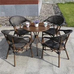 Modern Rattan Bahçe Mobilyaları Setleri Ev Dış Mekan Mobilyaları Eğlence Masası ve Sandalye Seti Açık Bahçe Mobilyaları ve Teras Setleri
