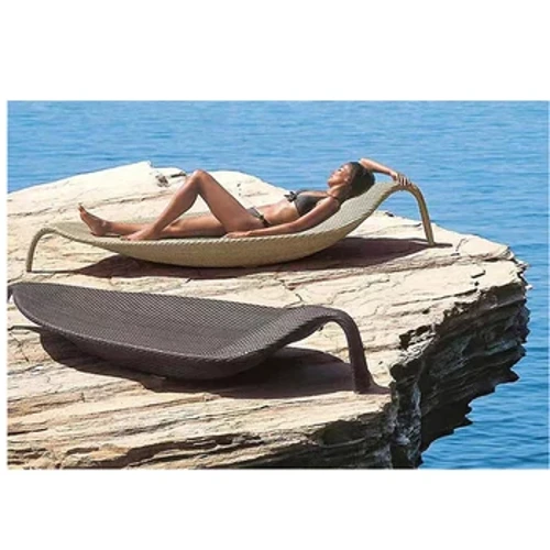 ფოთლების ფორმა გარე სანაპიროზე PE rattan sunbed მზე lounger lounge სავარძელი