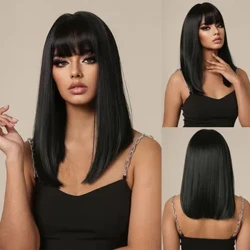 Parrucca sintetica diritta nera Bob con frangia Parrucche cosplay medio lunghe a strati per donna Parrucca quotidiana con capelli naturali Resistente al calore