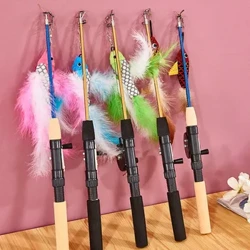 Hiki ke hoʻihoʻi ʻia ka pāʻani ʻo ka iʻa ʻAno Telescopic Feathers Funny Cat Stick Toys Pet Toy for Kitten Cat Rods Simulation Fishing Rod.