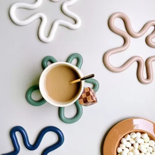 Geometrisk varmebestandig silikonemåtte til drikkebæger Skridsikre grydeholdere Bord Dækkeserviet Køkkentilbehør Coasters Puder