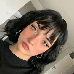 Uigí Lása Bonn Síoda ​​Gruaig Dhaonna 4x4 Maighdean Peiriú Gruaige wigs Barr Síoda ​​Le Bangs Do Mhná