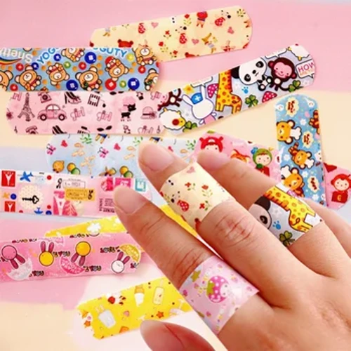 100pcs/lot Cartoon Déieremuster Band Hëllef Hämostase Klebbandage Éischt Hëllef Nout Kit Woundplaster Patches fir Kanner