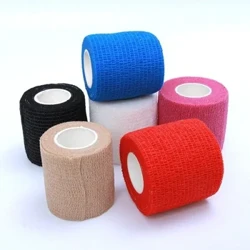 1 ruļļa ūdensizturīgs pašlīmējošs elastīgs pārsējs sporta aizsardzības avārijas lentes pirmās palīdzības uzlīme 2,5 cm x 4,5 m 5 cm x 4,5 m pieejama