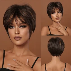 Perruques synthétiques courtes à reflets bruns, coupe Pixie, faux cheveux bruns pelucheux d'aspect naturel pour femmes noires, utilisation quotidienne en fête