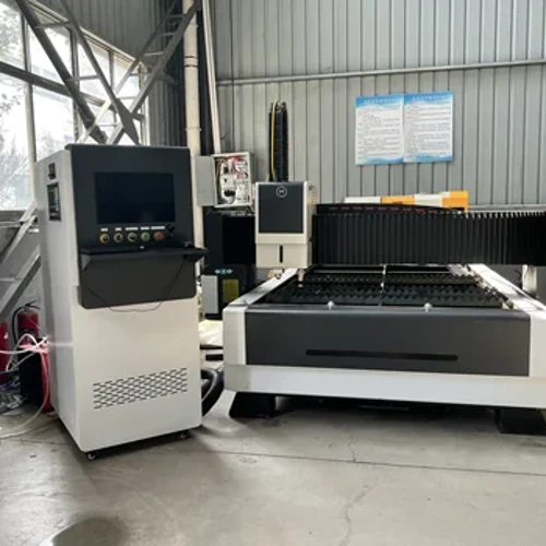Callo laser in fibra combinata e macchina da taglio al plasma con plasma per vari tagli in metallo 1530 2000w e 200a
