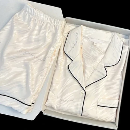 Ins Fashion Faux Stain Pyjamas Set för kvinnor Sommartryck Tiger Stripes Kortärmade Shorts Pyjamas Kostym Hemservice Sovkläder