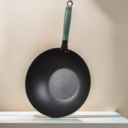 32cm kiinalainen puhdasrautainen wok Hyvännäköinen kattila pinnoittamaton yleiskäyttöön kaasu- ja induktioliedelle astiasto puisella kahvalla