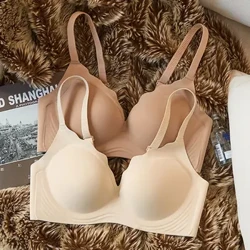Softsupportnon-scarlingeriejelly dải chống chảy xệ vẻ đẹp lưng không có vòng thép nhỏ đóng ngực áo ngực thoáng khí phong cách mùa hè mỏng