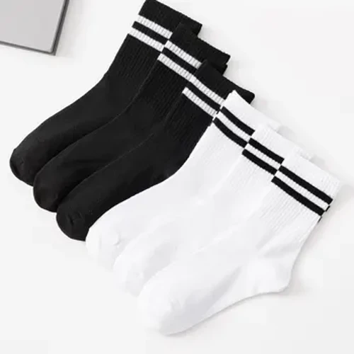6 pares de meias femininas de comprimento médio e tubo alto definidas em preto e branco puro com barras paralelas populares e absorção de suor