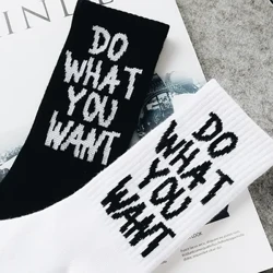 Lettre drôle Corée Halajuku Hip-hop Street Skate Chaussettes Bonneterie Femmes Haute Qualité Noir blanc décontracté Coton Chaussettes Courtes Hiver
