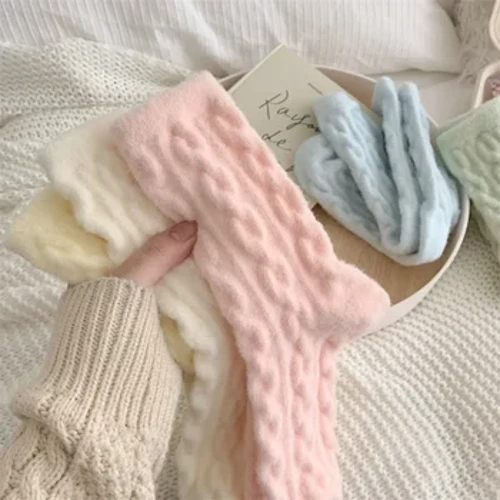 Mùa Đông Mới Tất Nhật Bản Màu Xoắn Hoa Văn Bắc Cực Nhung Vừa Tất Ống Dày Ấm Áp Mềm Mại Sàn Sáp Tất Meias