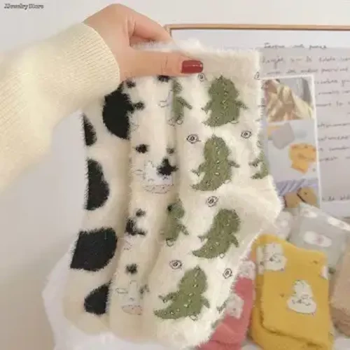 Cow Print Mink Plush Socks Para sa Babae Pambabae Mid Tube Stockings Warm Coral Velvet Sleep Floor Sock Winter Thermal Slipper Funny Sox