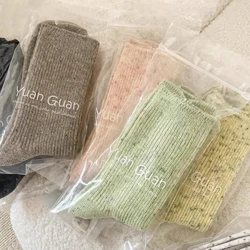 Spalvingos taškinės kojinės moterims Rudeninės vidurinės kojinės grynos medvilnės Ins Madingi taškeliai verpalų Sox mergaitėms patalpų grindų kojinės