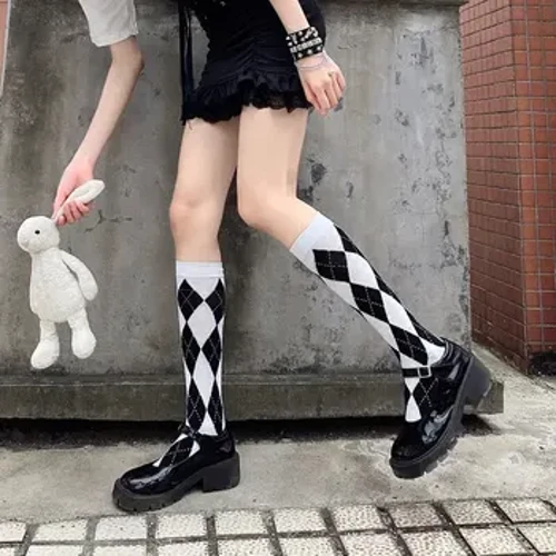 Jk Uniform Argyle ilgos vamzdinės kojinės moteriškos pavasario vasaros madingos vintažinės juodos baltos medvilninės kojinės iki blauzdos vidurio