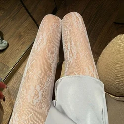 Dam Lolita Spetsstrumpor Svart Vit Mesh Strumpbyxor med ihålig botten Japansk Goth Blommig rottingstrumpa Y2k strumpbyxor Strumpor