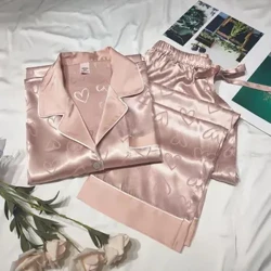 2024 New Ice Silk Långärmad Löspassad pyjamasset för kvinnor Jacquard Pläddesign Tunna sommarhemkläder Lämpliga för sändning