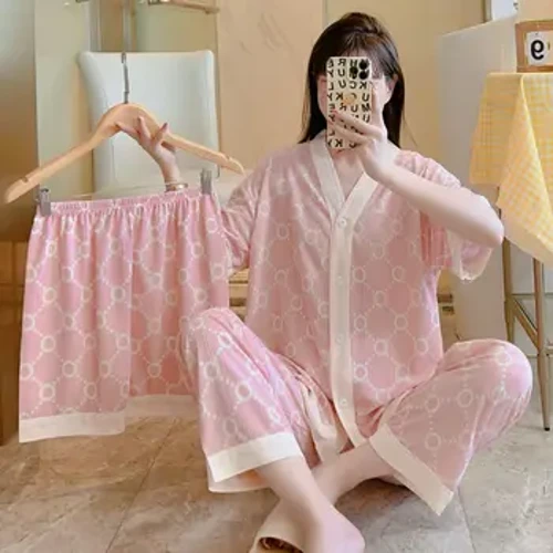 Summer Dammen Pyjamas Dräi-Stéck Set vun neie Fraen Summer Short-sleeved Shorts Hosen Set vu séiss Cartoon Pyjamas Hauskleeder