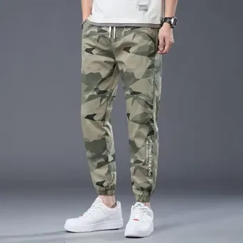 Kamuflažne muške casual pantalone su udobne i raznovrsne, labave i prozračne, a Harlan pantalone vezane za gležnjeve