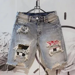 Yozgi erkaklar teshikli jinsi qisqa shimlar moda tilanchi qirib tashlangan besh qismli jinsi shimlar