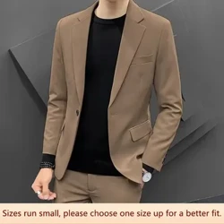 Güýzdäki tötänleýin ýukajyklar Siluetiňizi günbatar görnüşindäki eşikler, erkekler üçin moda üstki penjek