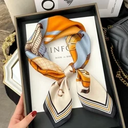 2023 Scialle di seta di lusso Sciarpa quadrata per le donne Moda in raso Avvolge Fazzoletto da collo Fasce per capelli femminili Fascia per capelli Bandana 70X70CM