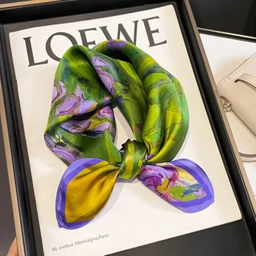 2023 Fashion 100% Nyata Syal Sutra 53 Cm Persegi Bandelet Wanita Sutra Temperamen Kecil Syal Leher Dekoratif Bungkus Dicetak Syal