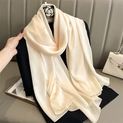Luksusmærke massivt silketørklæde Kvinder Mode Kvalitet Bløde tørklæder Kvinde sjaler Foulard Bandana Beach Cover-ups Wraps