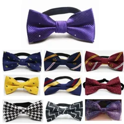 LOLANTA Nā keiki pēpē keikikāne kaikamahine nani i hoʻopaʻa ʻia ma mua o ka nakinaki ʻana i ke kāʻei ʻaʻahu Tuxedo ʻaʻahu ʻaʻahu ʻokoʻa Nā kaula kakaka no nā mākua a me nā keiki.