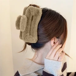 Pince à cheveux carrée en peluche pour femmes, grande pince à cheveux, douce et élégante, couvre-chef, mode automne hiver, pince requin, accessoire épingle à cheveux