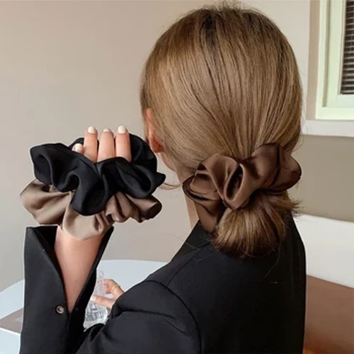 Corëeg Silk Scrunchie Oversized Ar gyfer Merched Bandiau Gwallt Elastig Deiliad Merlod Cain Satin Ponytail Gwallt Rhaff Gwallt Tei Affeithiwr