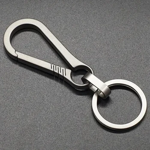 Hiki ke lawe ʻia ʻo Titanium Alloy Carabiner Multi-function Keychain Outdoor Waist Hanging Chain Ring Buckle Beer Bottle Opener ToolCamping