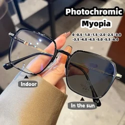 Ladies Photochromic Intelligent Minus Diopter Glasses Awyr Agored Lliw Newid Sbectol Haul Sbectol Haul Trendy Myopia Presgripsiwn