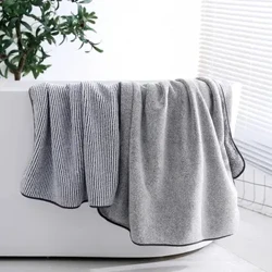 Zahustené osušky na telo Uterák z mikrovlákna do telocvične Športový sprchový plášť do kúpeľov Beath Home