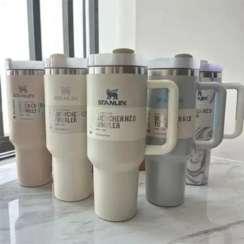 Stanley Quencher 2.0 Dur Di-staen Tymbl wedi'i Inswleiddio â Gwactod gyda Chaead a Gwellt Cwpan Poeth Coffi Mwg Teithio Thermol 40 owns